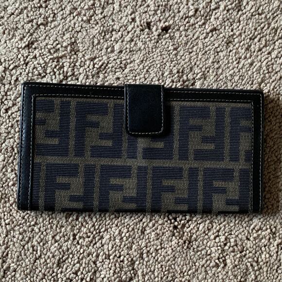 F1057 Fendi women's zucca monogram and black leather long wallet - Picture 2 of 7